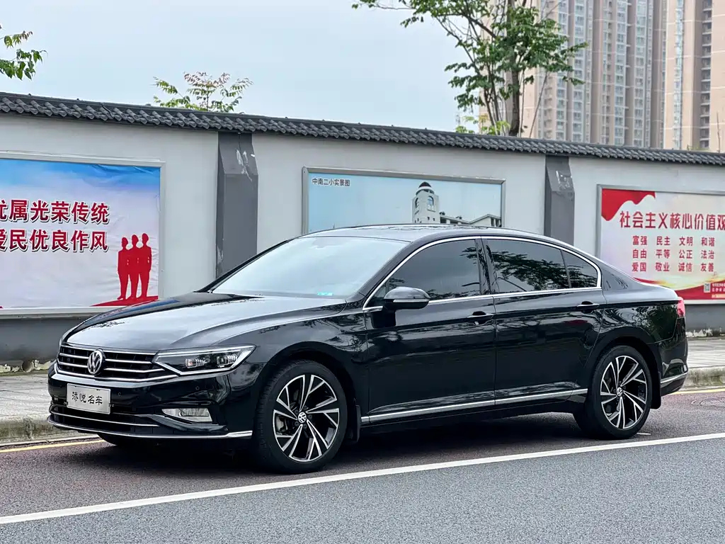 VOLKSWAGEN MAGOTAN 2020
