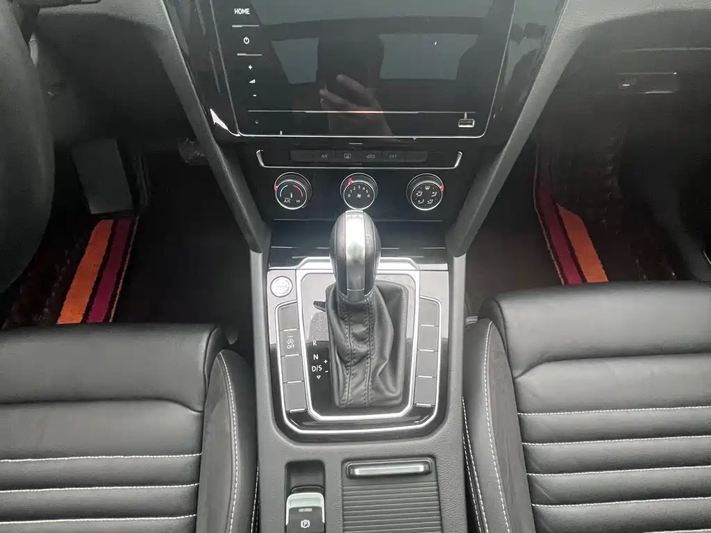 VOLKSWAGEN MAGOTAN 2020