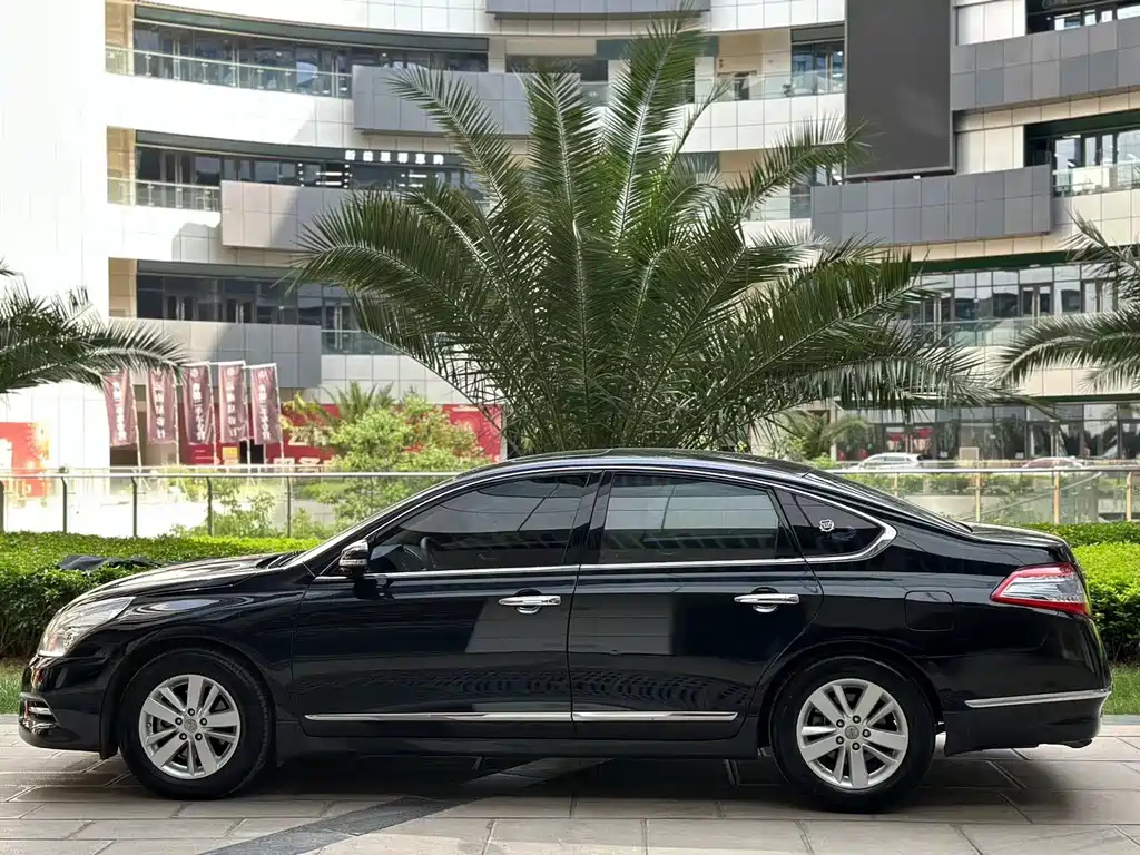 NISSAN TEANA 2013