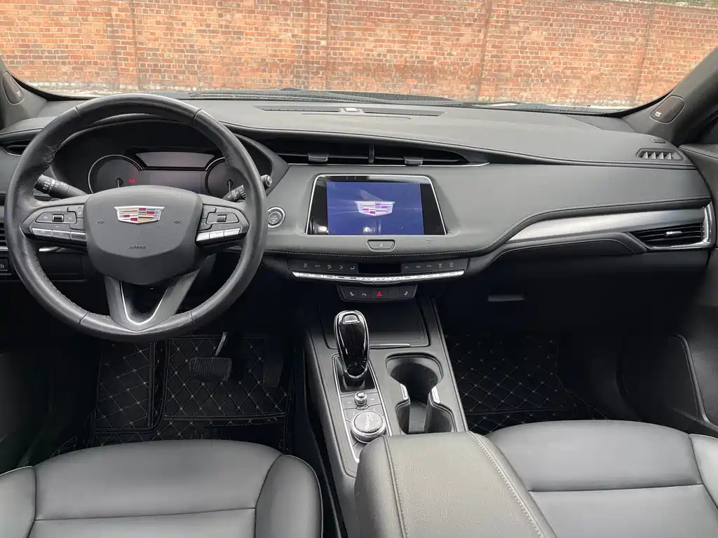 CADILLAC XT4 2021