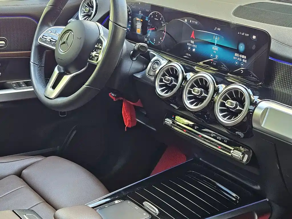 MERCEDES BENZ GLB 2021