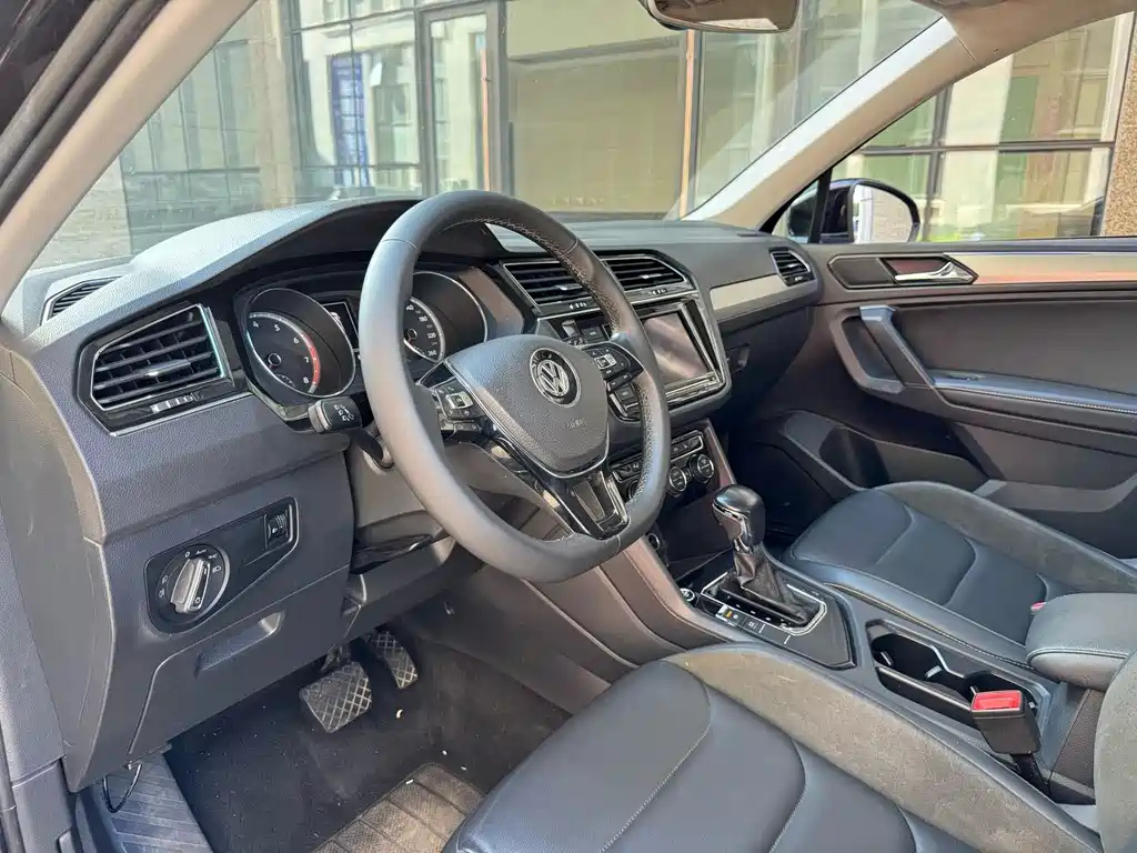 VOLKSWAGEN TIGUAN L 2018