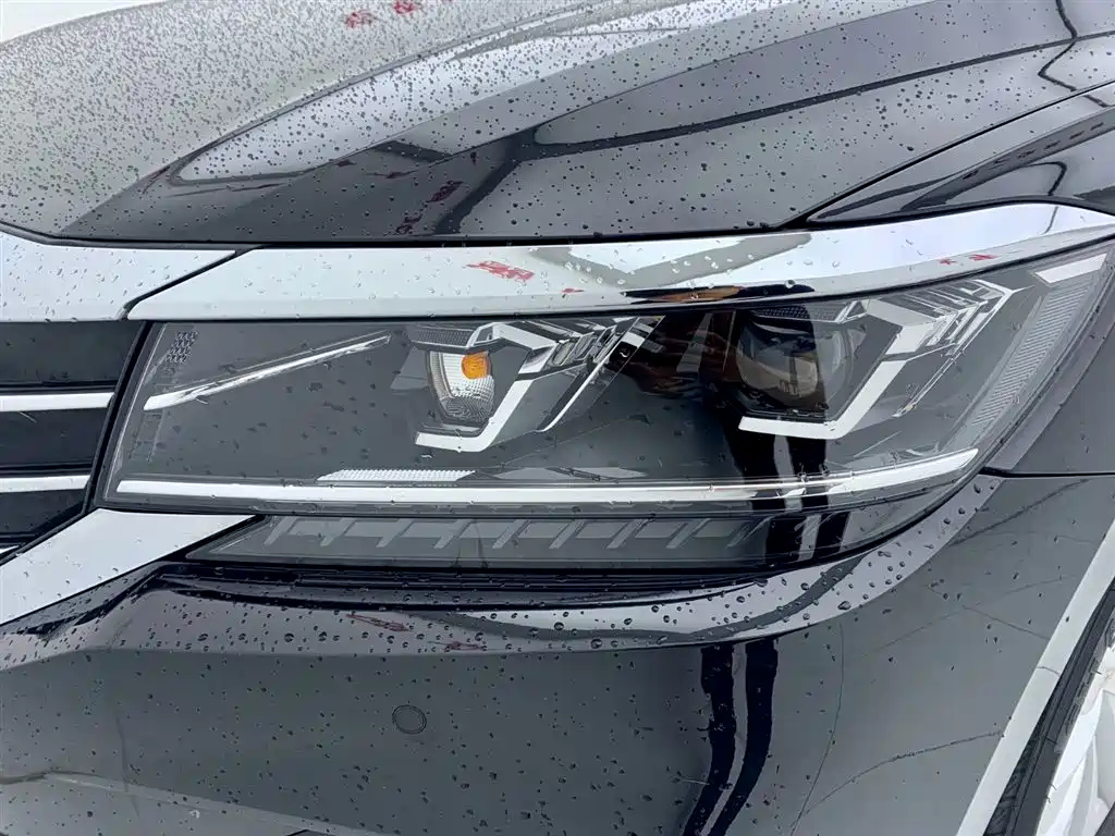 VOLKSWAGEN PASSAT 2021