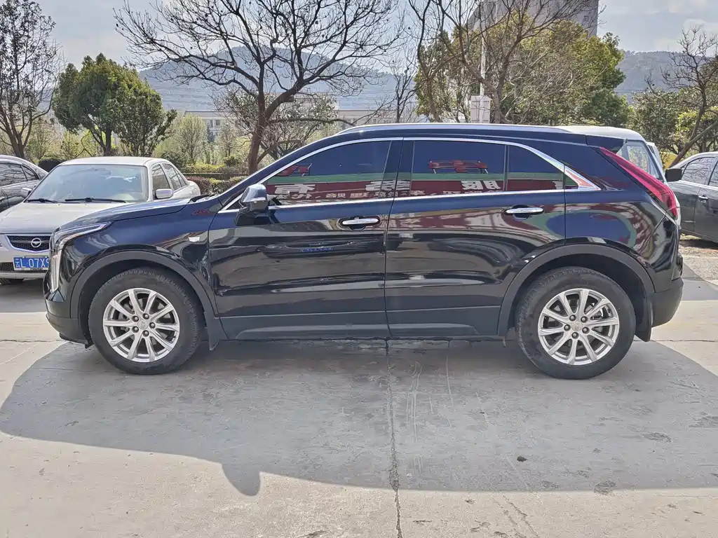CADILLAC XT4 2021