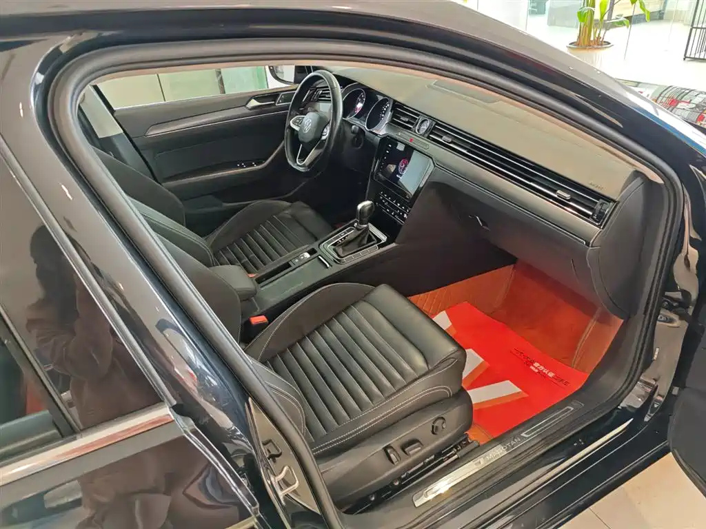 VOLKSWAGEN MAGOTAN 2020