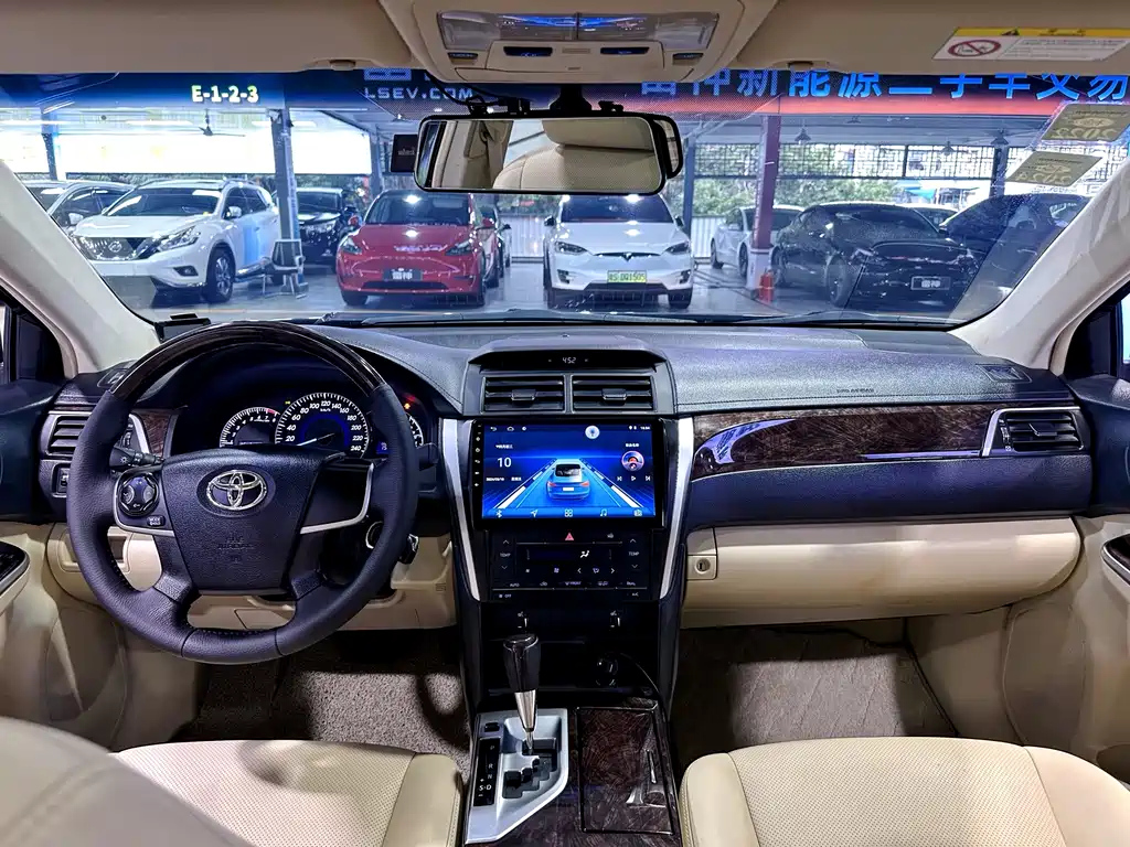 TOYOTA CAMRY 2016