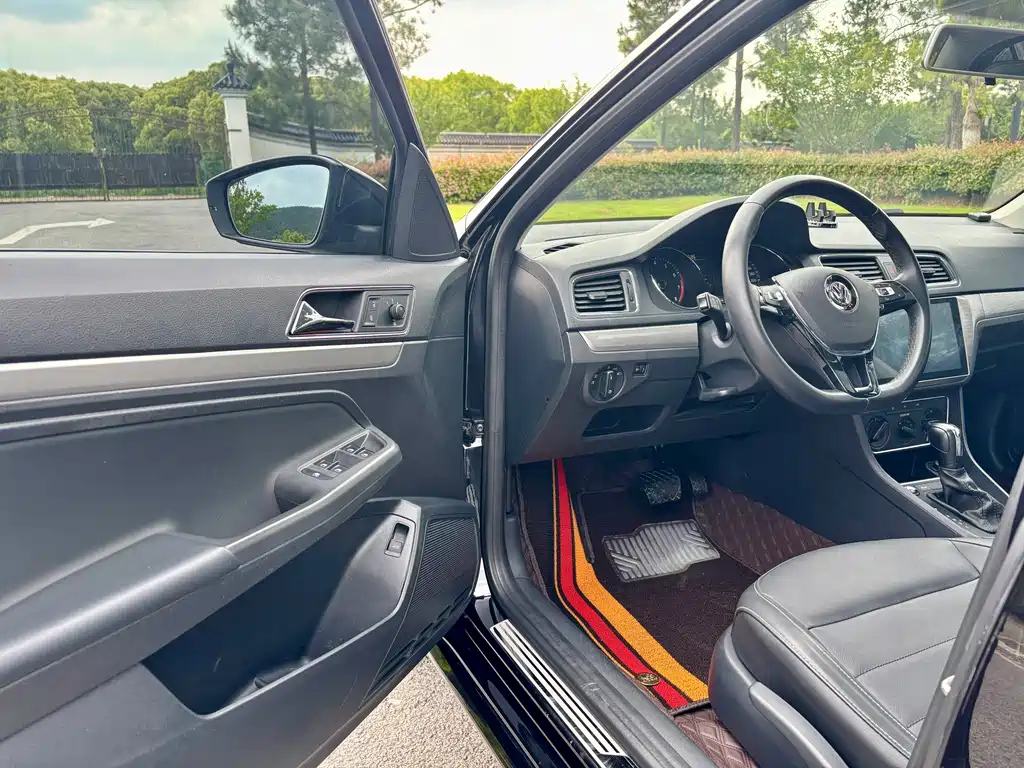 VOLKSWAGEN LAVIDA 2018