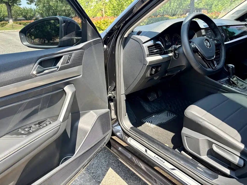 VOLKSWAGEN LAVIDA 2018