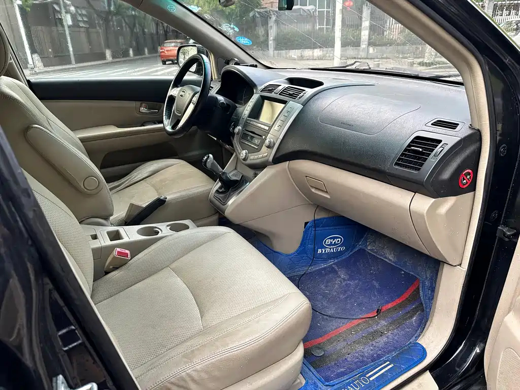 BYD S6 2012