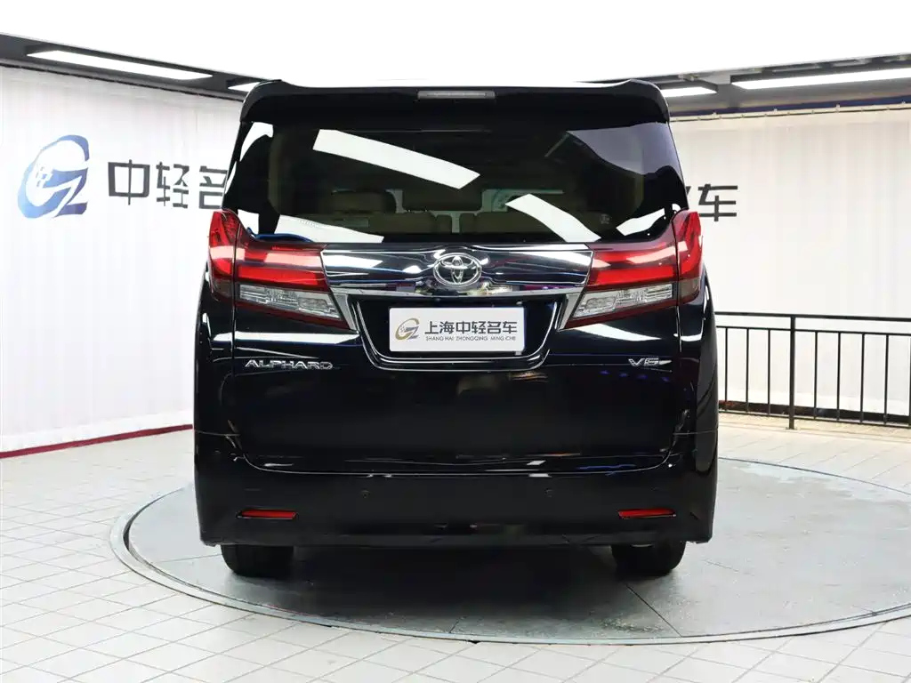 TOYOTA ALPHARD 2017
