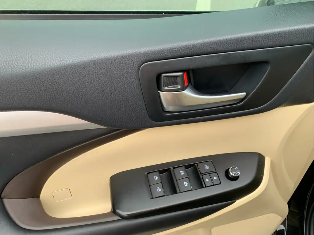 TOYOTA HIGHLANDER 2020