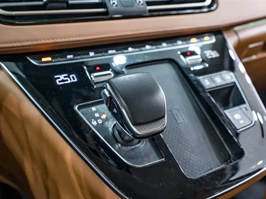 HONGQI HQ9 2022
