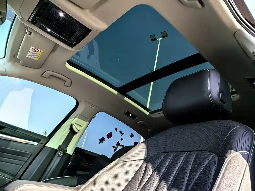 VOLKSWAGEN PASSAT 2023