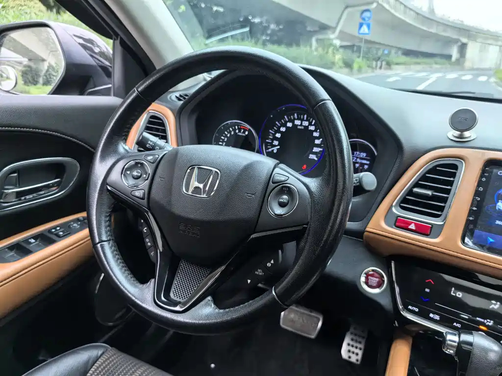 HONDA VEZEL 2015