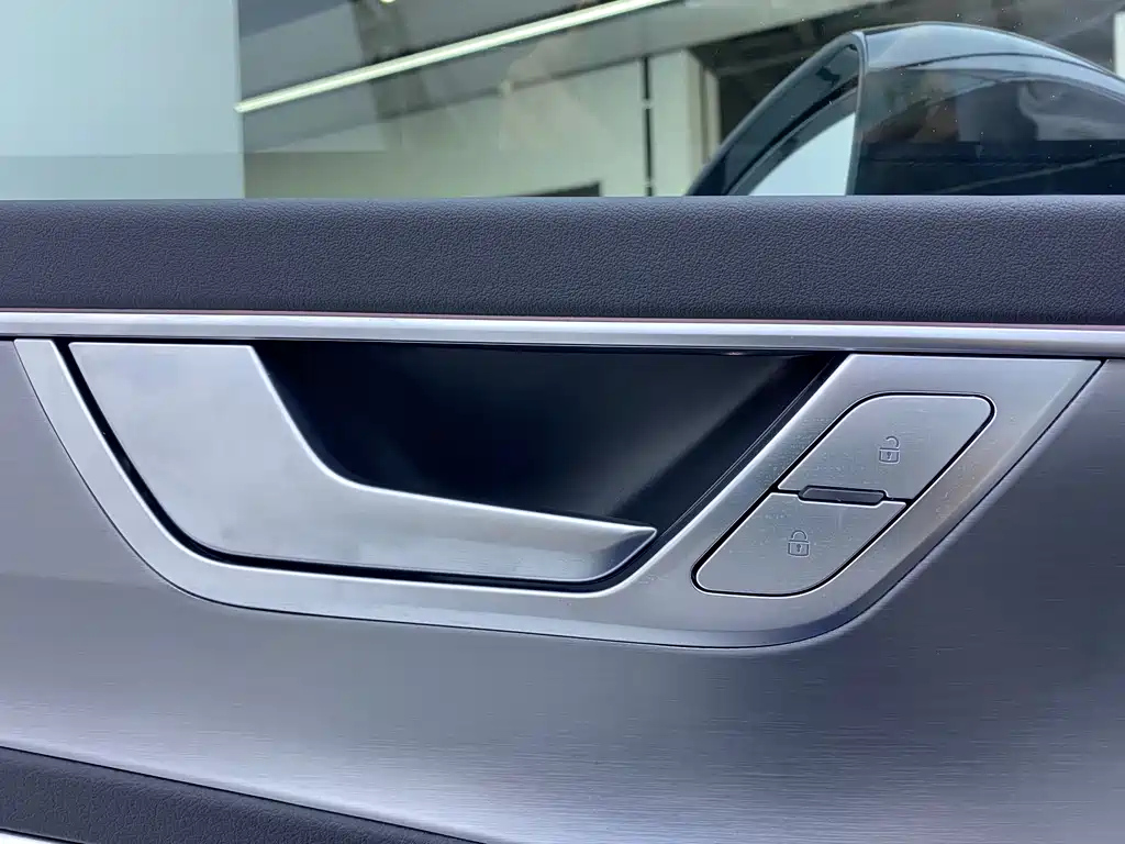 AUDI A7L 2024