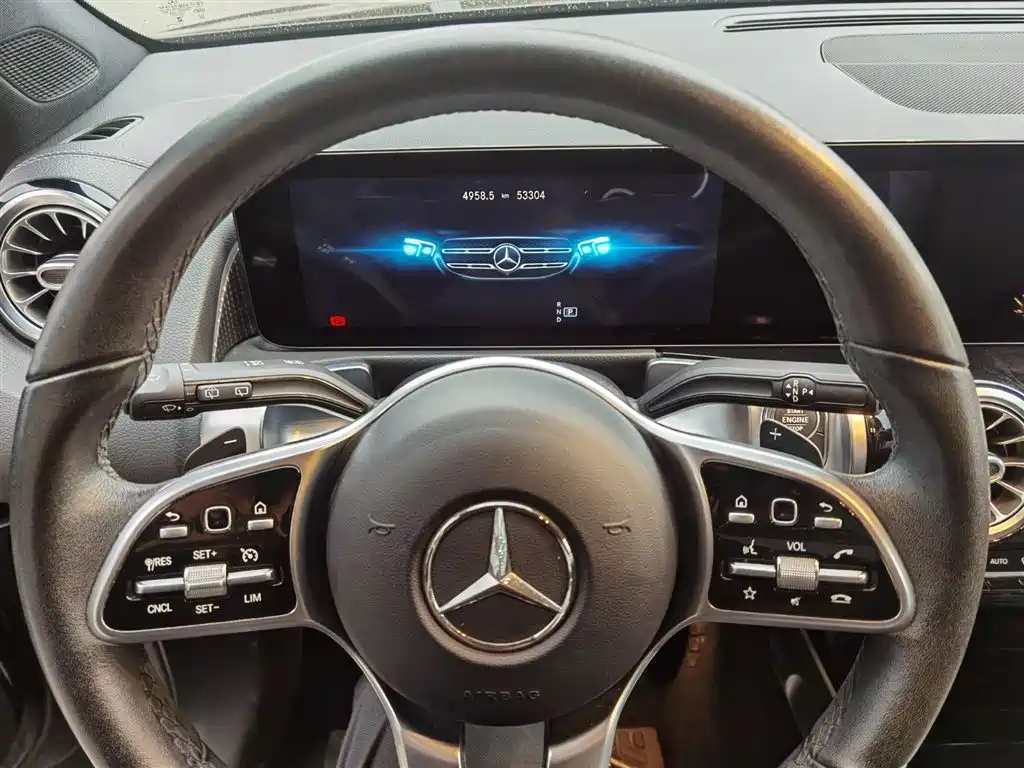 MERCEDES BENZ GLB 2021