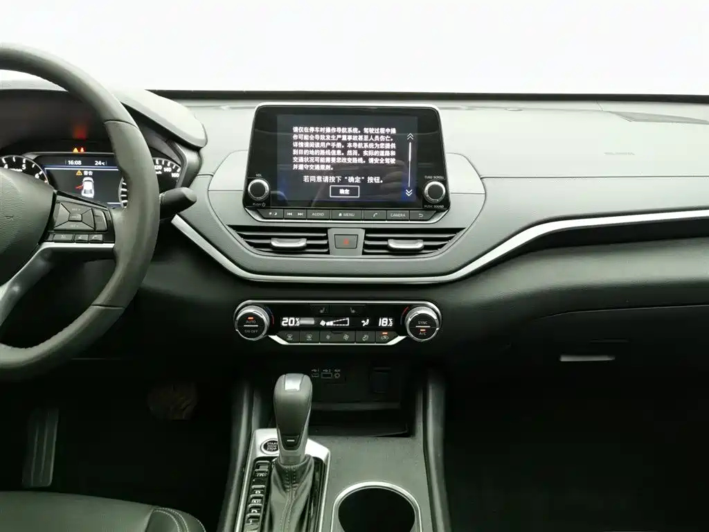 NISSAN TEANA 2019