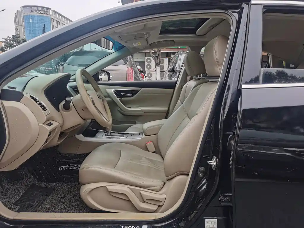 NISSAN TEANA 2017