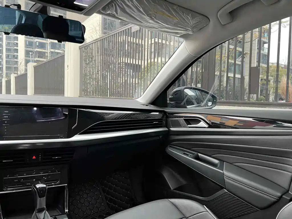 VOLKSWAGEN PASSAT 2022
