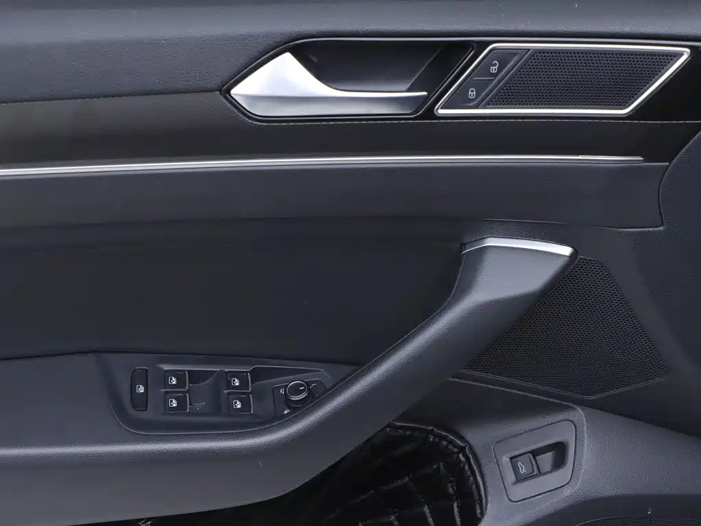 VOLKSWAGEN MAGOTAN 2020
