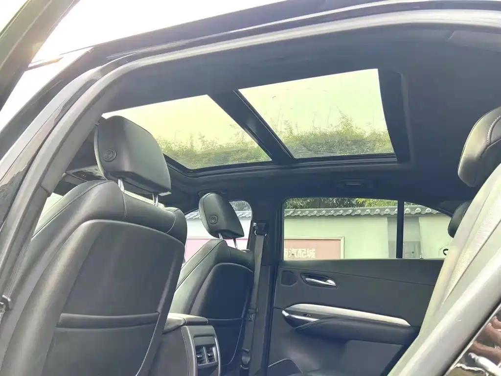 CADILLAC XT4 2022