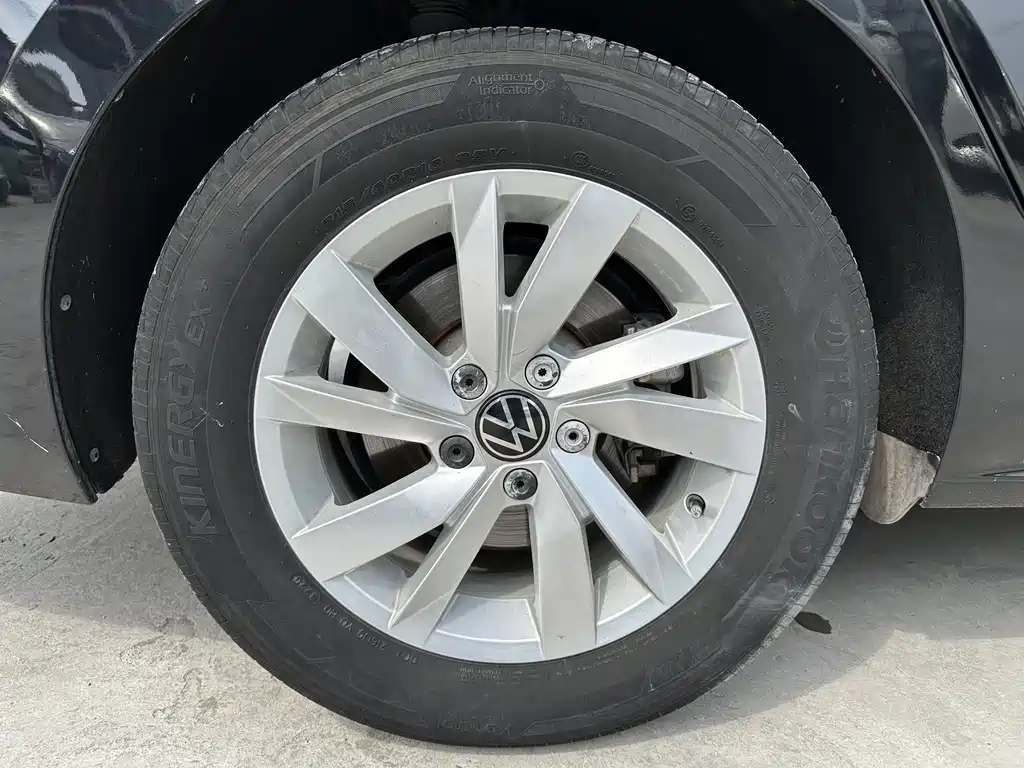 VOLKSWAGEN PASSAT 2021