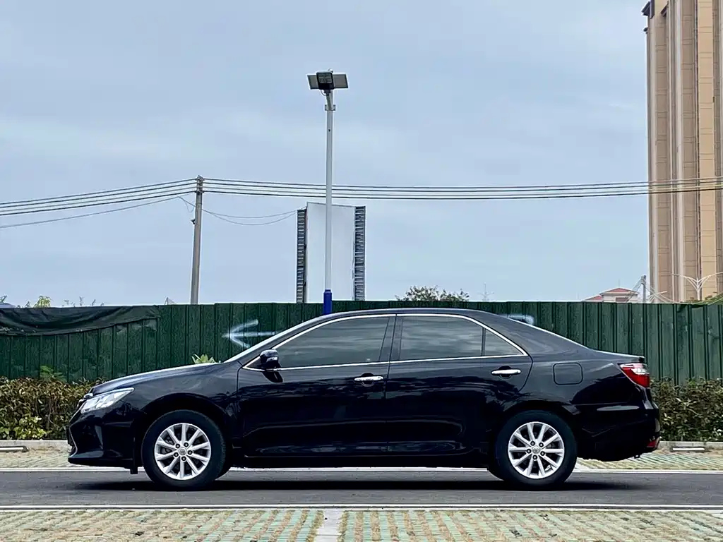 TOYOTA CAMRY 2016