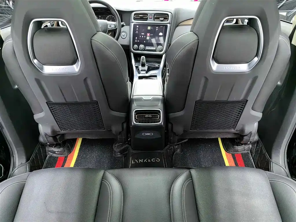 LYNK&CO 01 2019