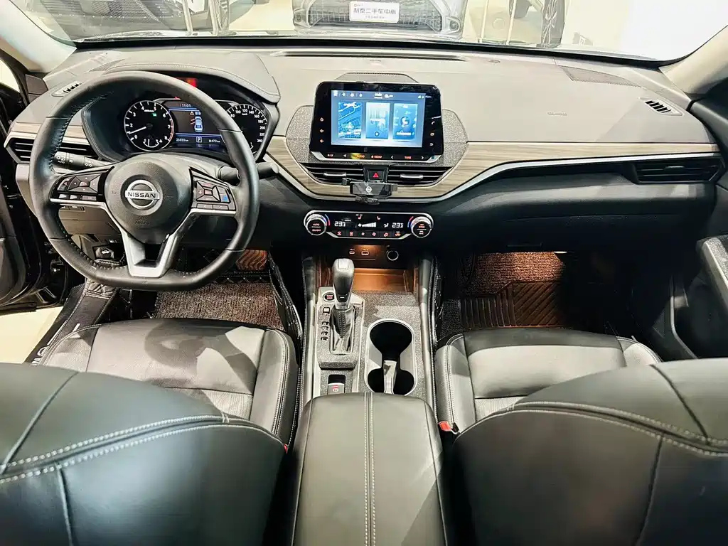 NISSAN TEANA 2022