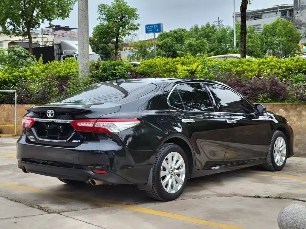 TOYOTA CAMRY 2019