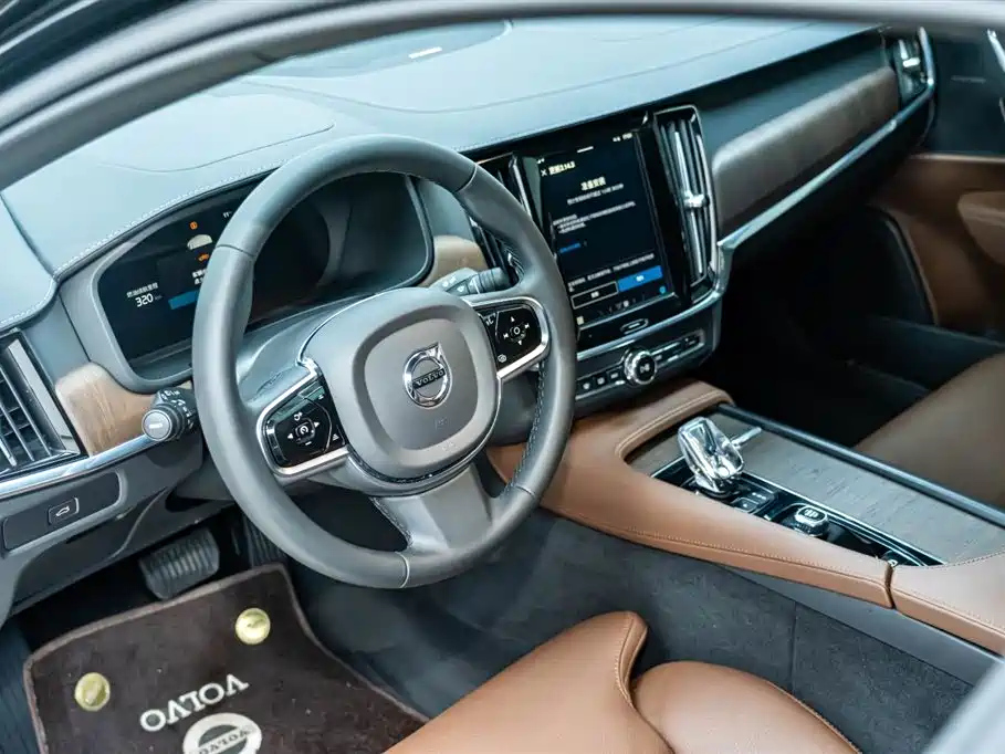 VOLVO S90 2024