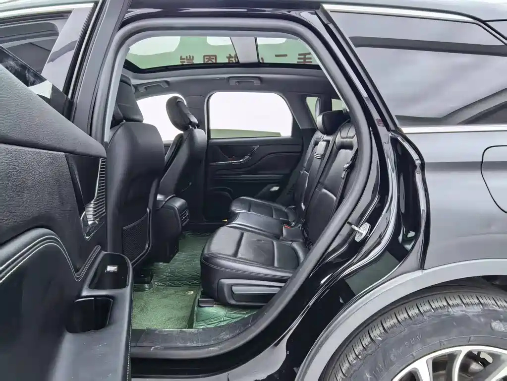 LINCOLN ADVENTURER 2021