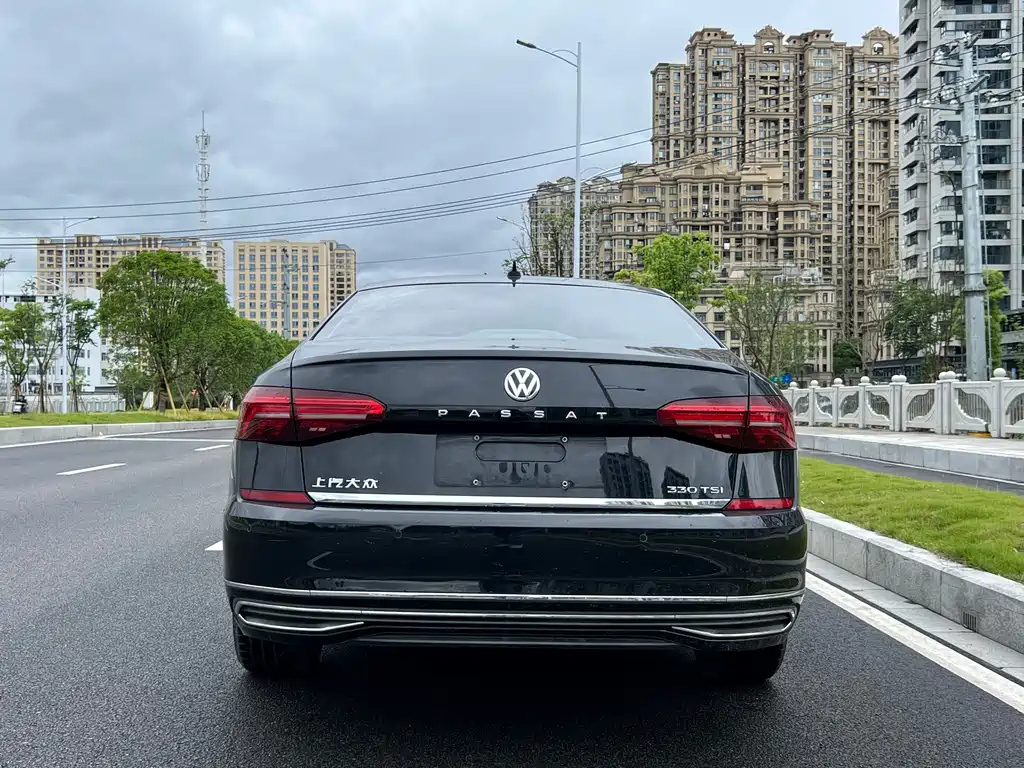 VOLKSWAGEN PASSAT 2020