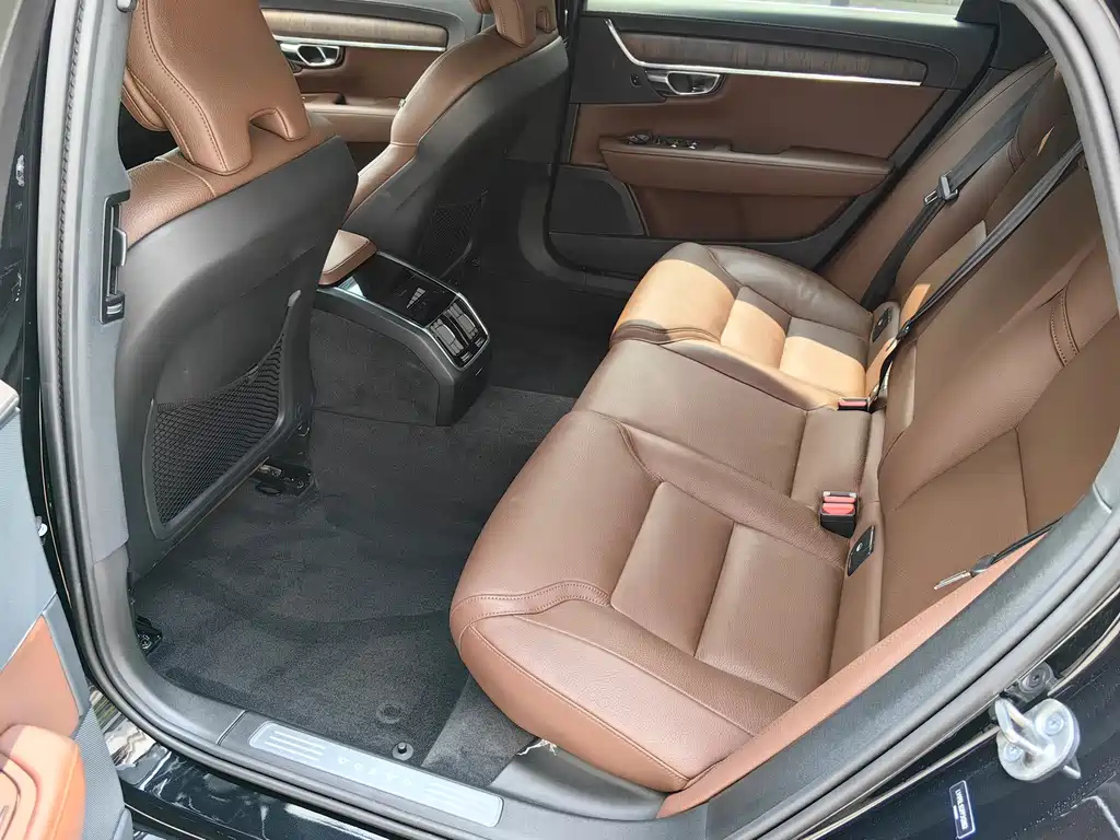 VOLVO S90 2022