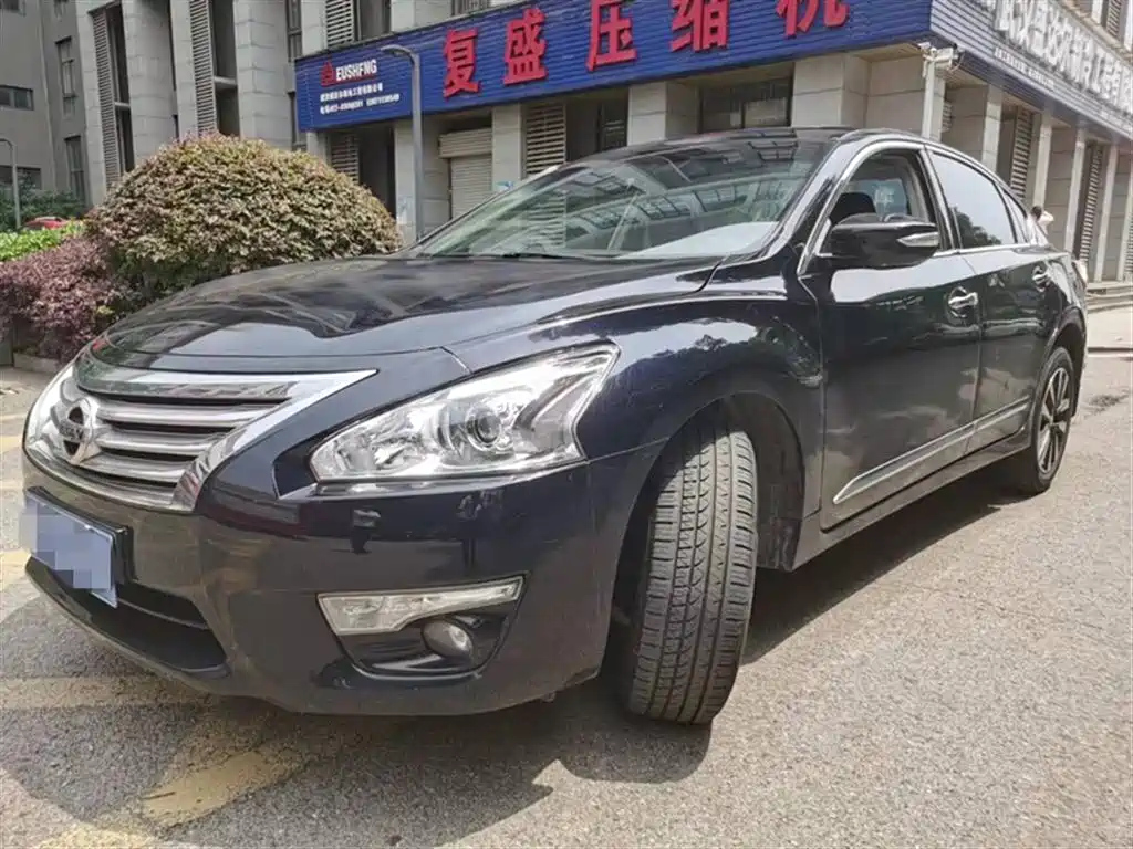 NISSAN TEANA 2015