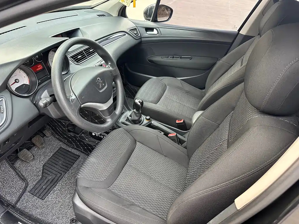 PEUGEOT 308 2012
