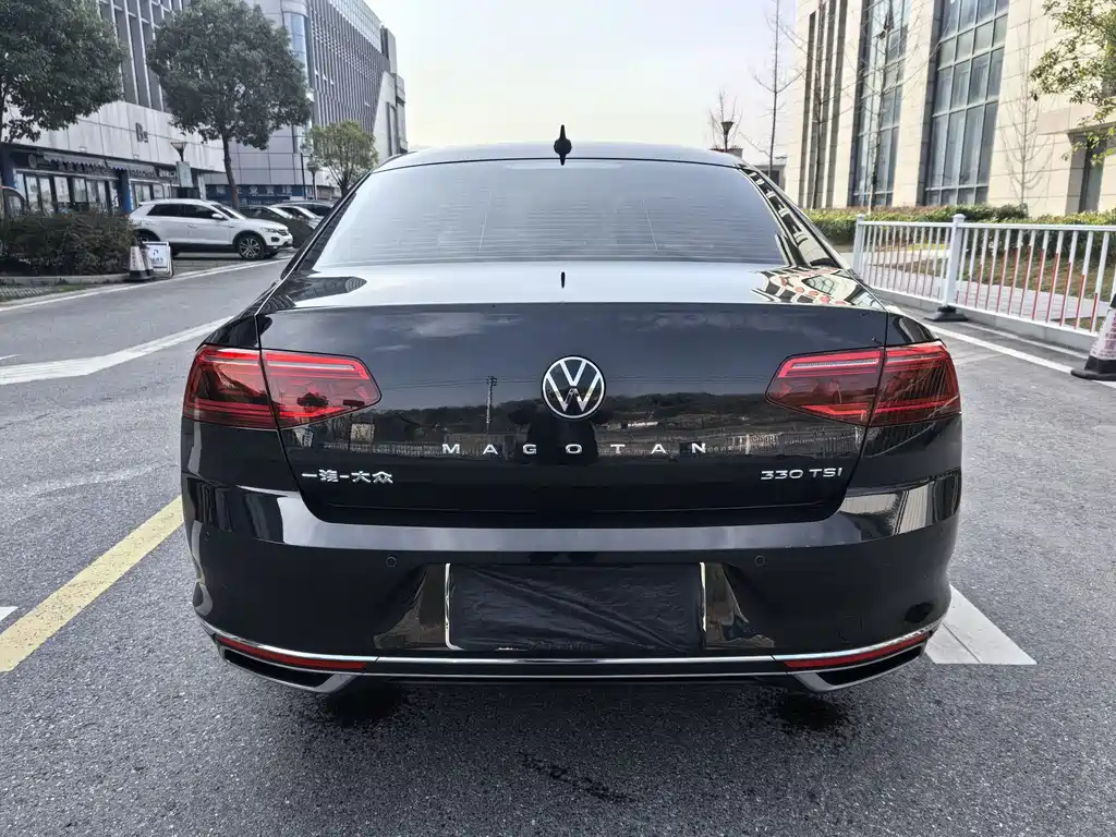 VOLKSWAGEN MAGOTAN 2021