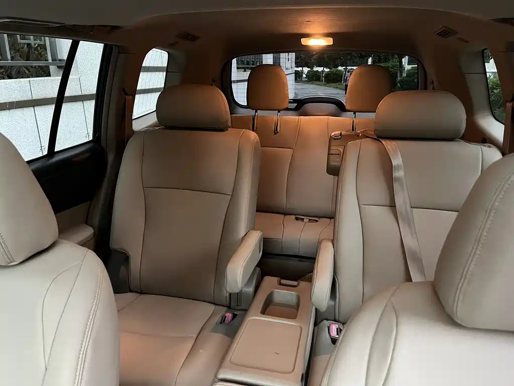 TOYOTA HIGHLANDER 2011