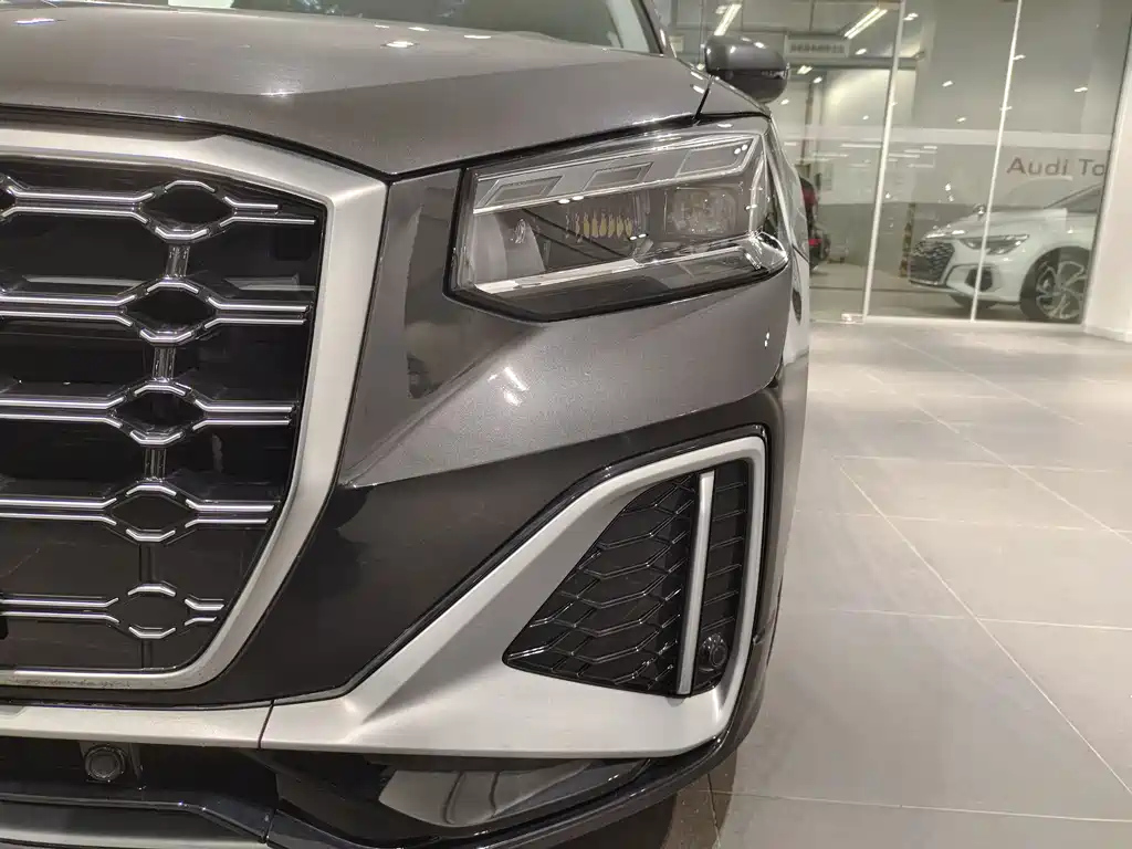 AUDI Q2L 2024