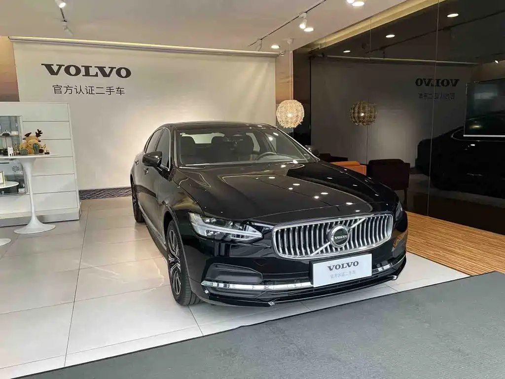 VOLVO S90 2021