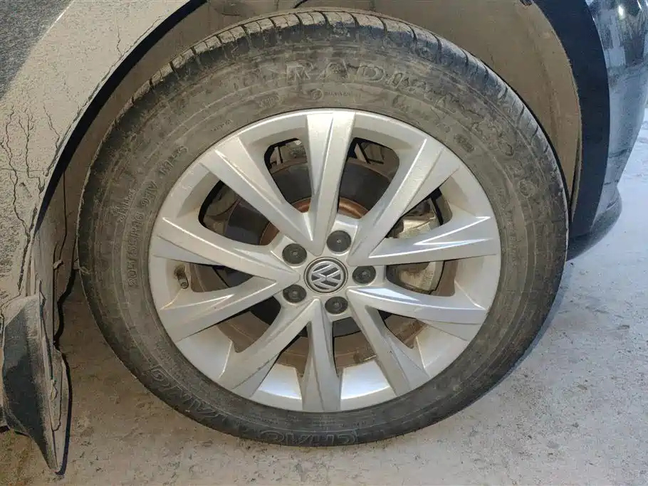 VOLKSWAGEN LAVIDA 2017