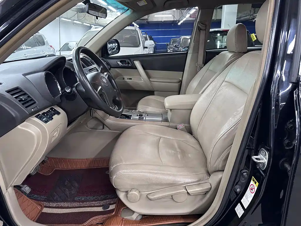 TOYOTA HIGHLANDER 2013