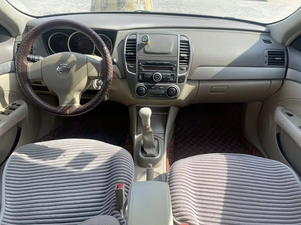 NISSAN SYLPHY 2016