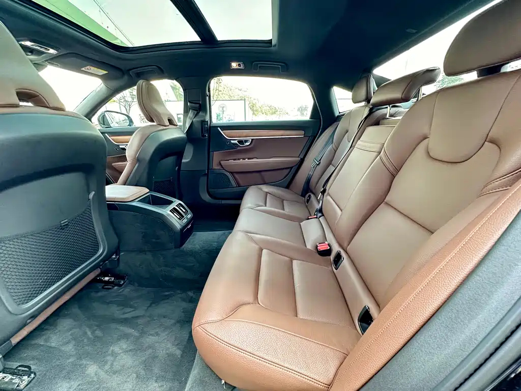 VOLVO S90 2021