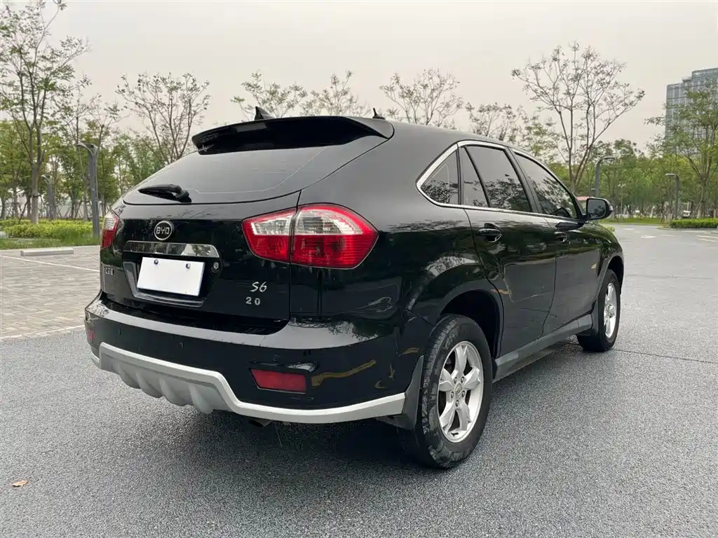 BYD S6 2013