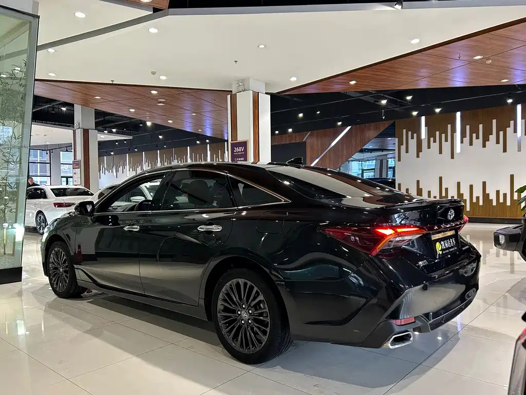 TOYOTA AVALON 2022