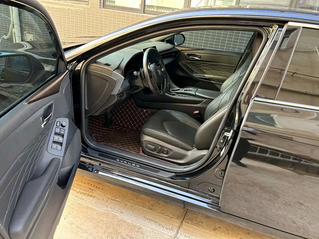 TOYOTA AVALON 2019