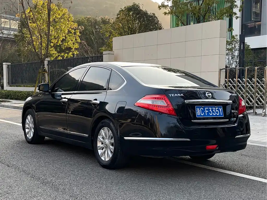 NISSAN TEANA 2009