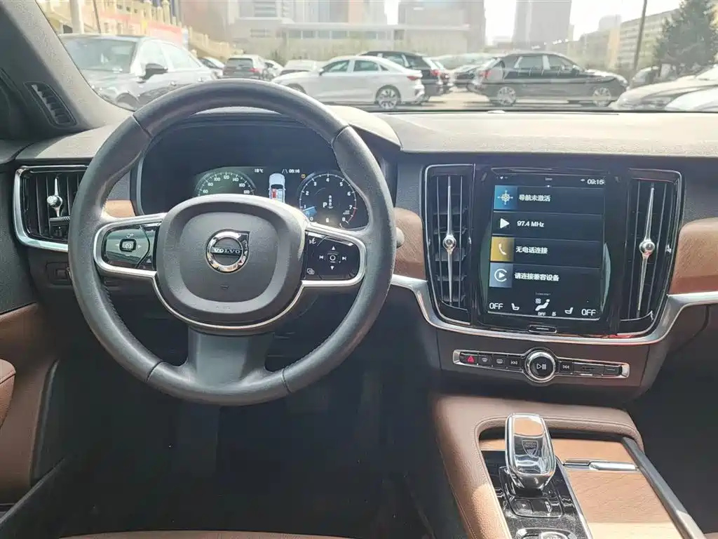 VOLVO S90 2021