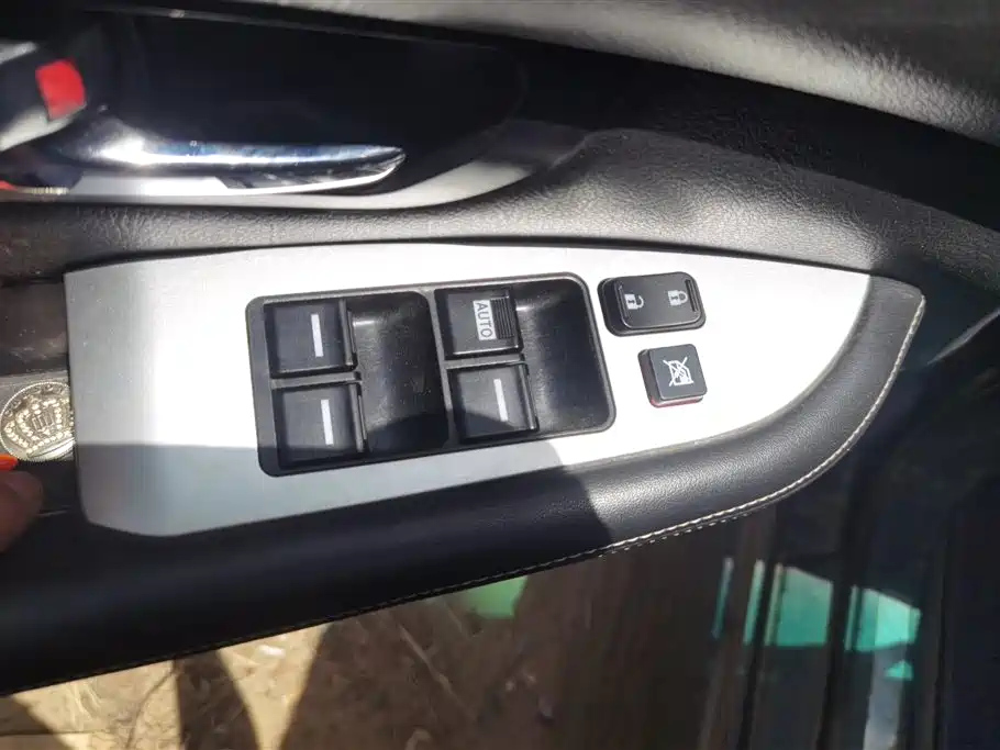 BYD S6 2014